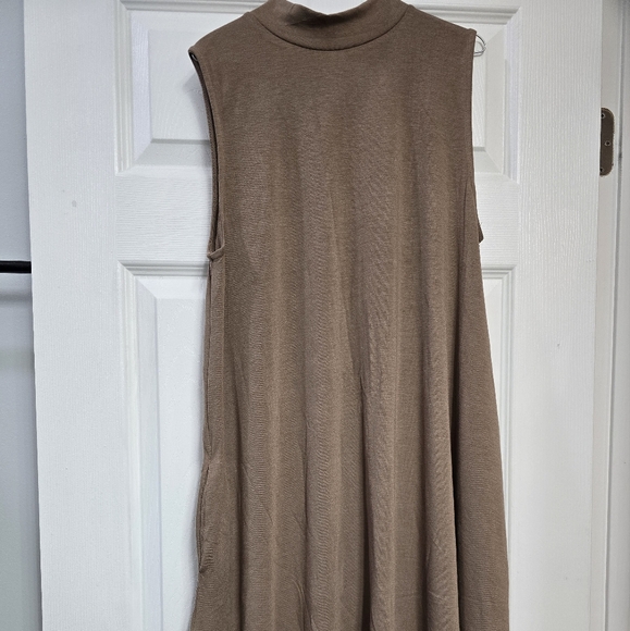 Great Sleeveless Mock Neck Lounge Dress - Picture 1 of 4